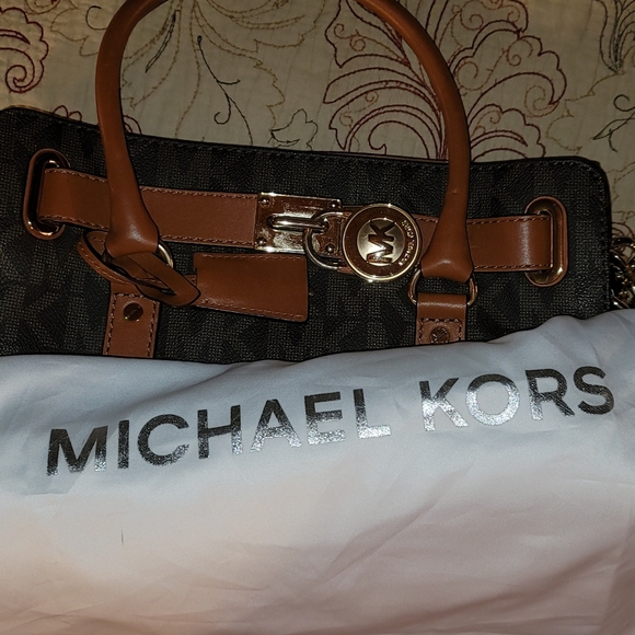 Small MK purse - Picture 3 of 13